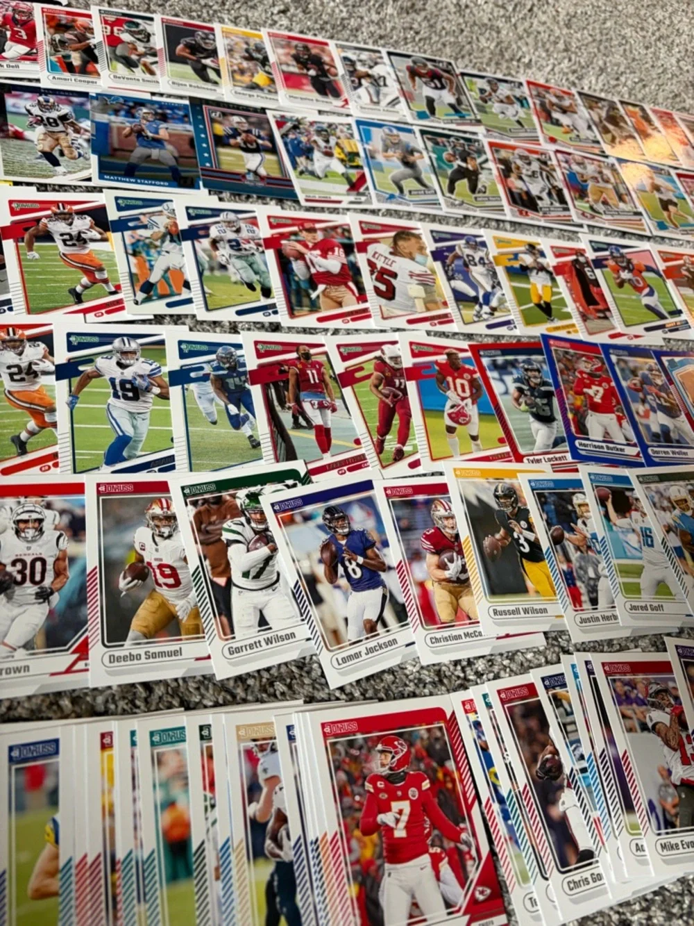 Lot of 120 mixed years Panini Donruss 2017-2024 football cards - Picture 11 of 11